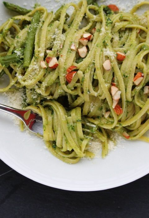 Basil-Pesto Almond
