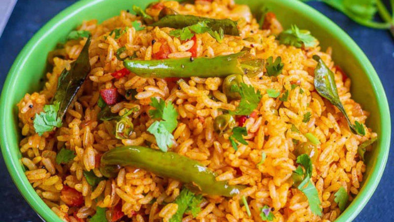 Tomato Rice (Thakkali Sadam) Tomato Rice (Thakkali Sadam)