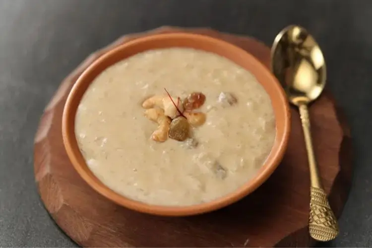 Aval Payasam (Poha Kheer) Aval Payasam (Poha Kheer)