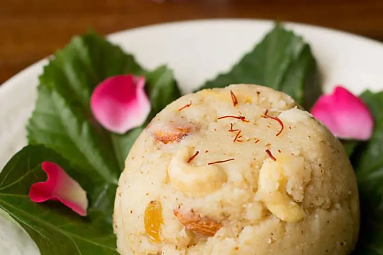 Banana Sheera (Pazham Kesari) Banana Sheera (Pazham Kesari)